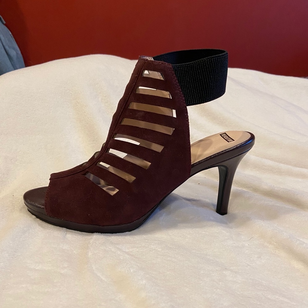 LS Revolution Purple Suede Peep-toe Heels; Sz. 8.5